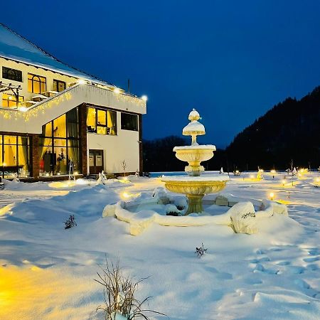 Gradina Mariajelor Hotel Câmpulung Moldovenesc エクステリア 写真