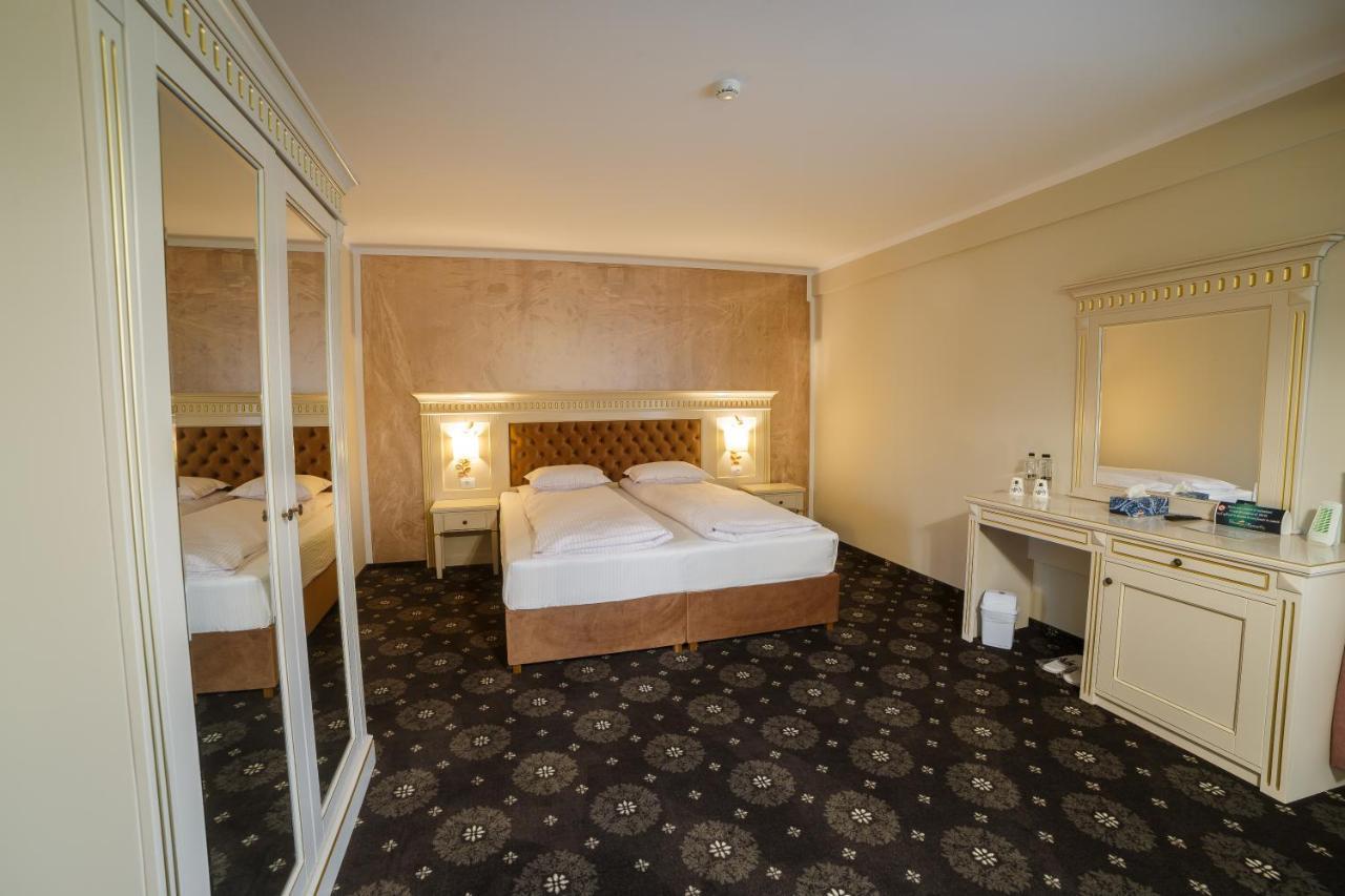 Gradina Mariajelor Hotel Câmpulung Moldovenesc エクステリア 写真