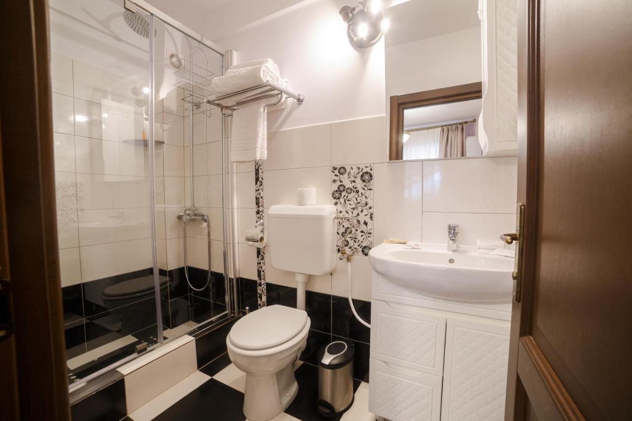 Gradina Mariajelor Hotel Câmpulung Moldovenesc エクステリア 写真