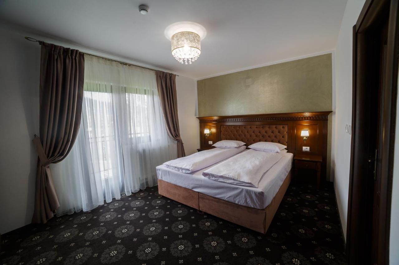 Gradina Mariajelor Hotel Câmpulung Moldovenesc エクステリア 写真