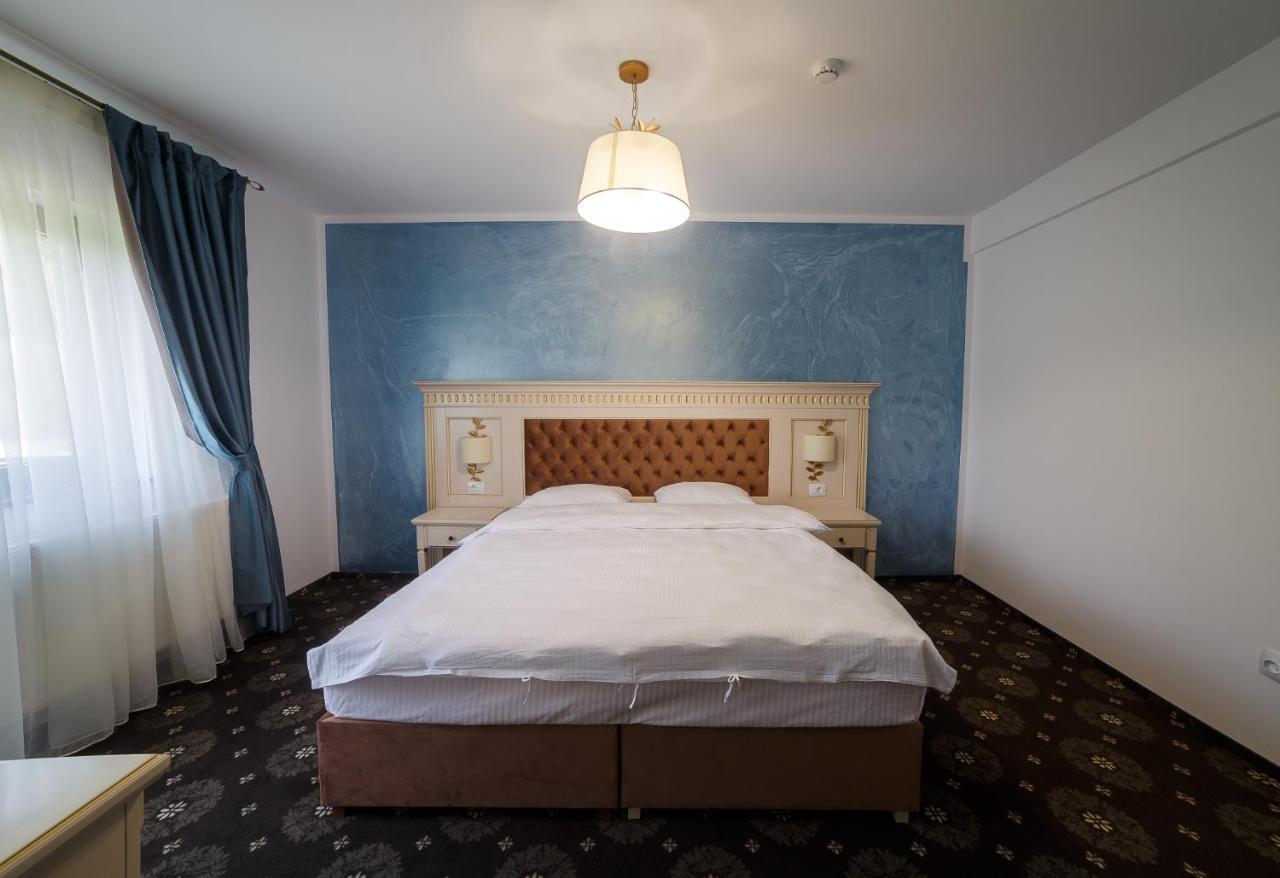 Gradina Mariajelor Hotel Câmpulung Moldovenesc エクステリア 写真