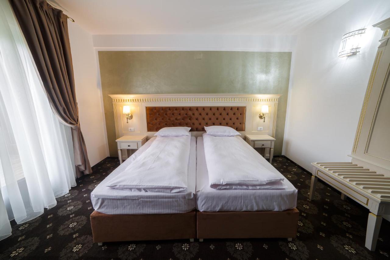 Gradina Mariajelor Hotel Câmpulung Moldovenesc エクステリア 写真
