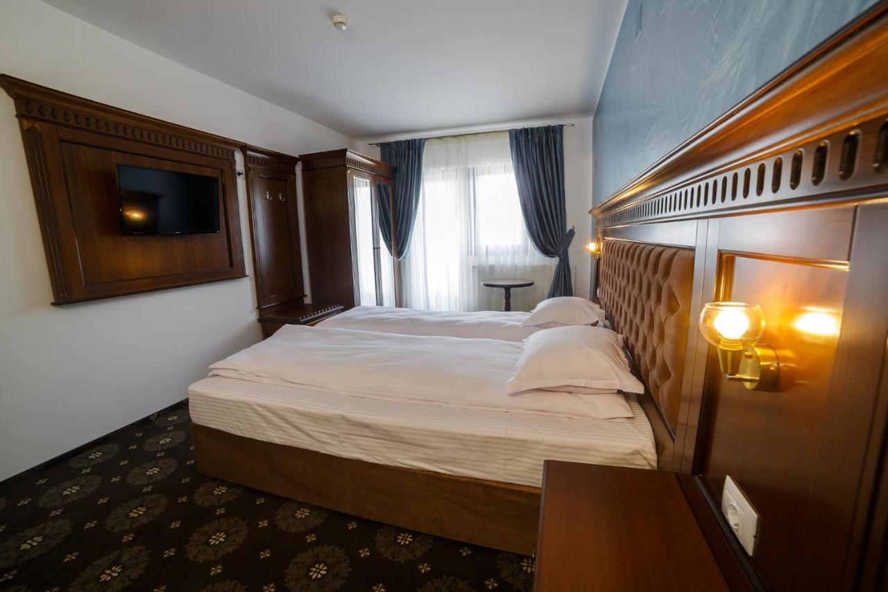 Gradina Mariajelor Hotel Câmpulung Moldovenesc エクステリア 写真