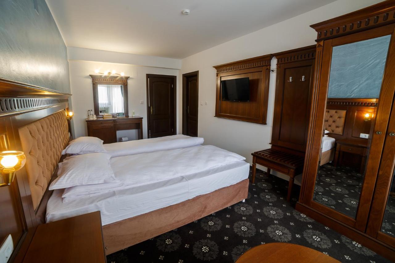 Gradina Mariajelor Hotel Câmpulung Moldovenesc エクステリア 写真