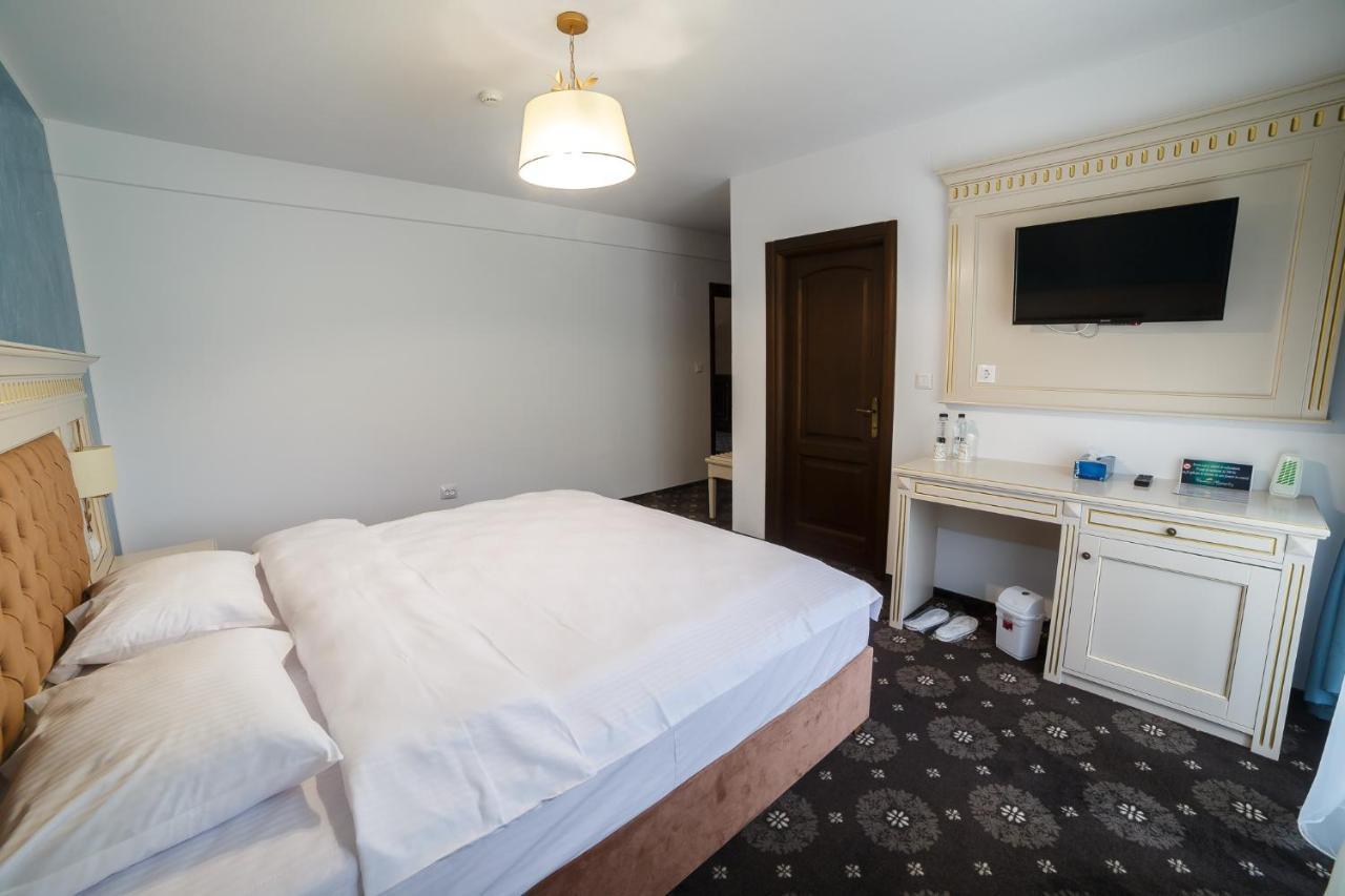 Gradina Mariajelor Hotel Câmpulung Moldovenesc エクステリア 写真