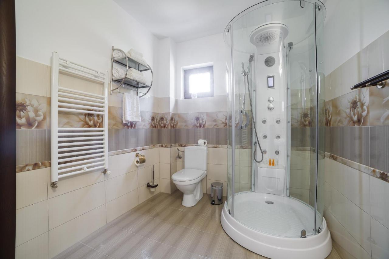 Gradina Mariajelor Hotel Câmpulung Moldovenesc エクステリア 写真