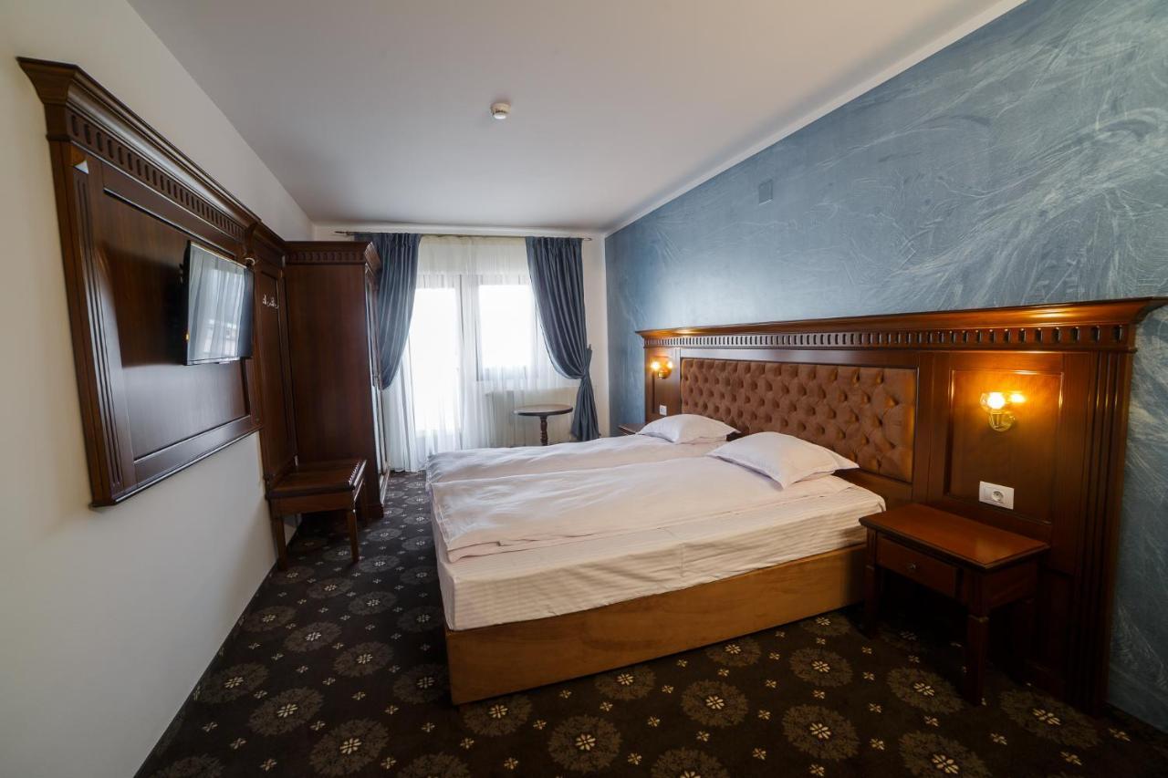 Gradina Mariajelor Hotel Câmpulung Moldovenesc エクステリア 写真