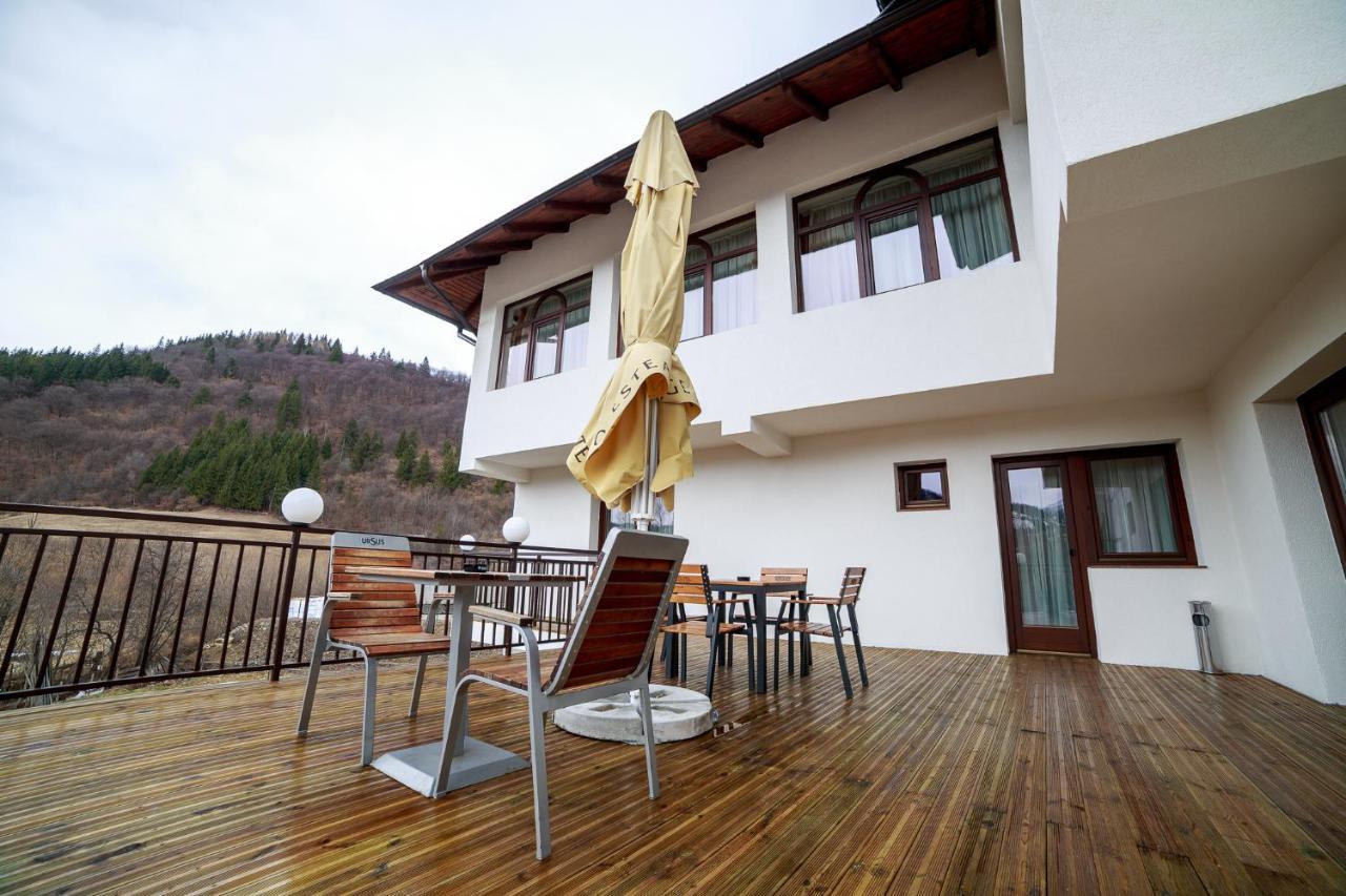 Gradina Mariajelor Hotel Câmpulung Moldovenesc エクステリア 写真
