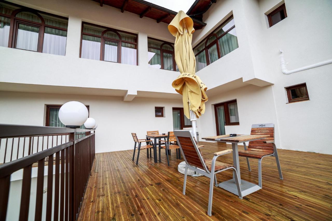 Gradina Mariajelor Hotel Câmpulung Moldovenesc エクステリア 写真
