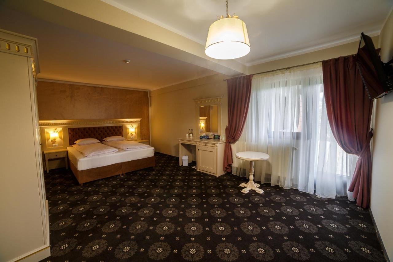 Gradina Mariajelor Hotel Câmpulung Moldovenesc エクステリア 写真
