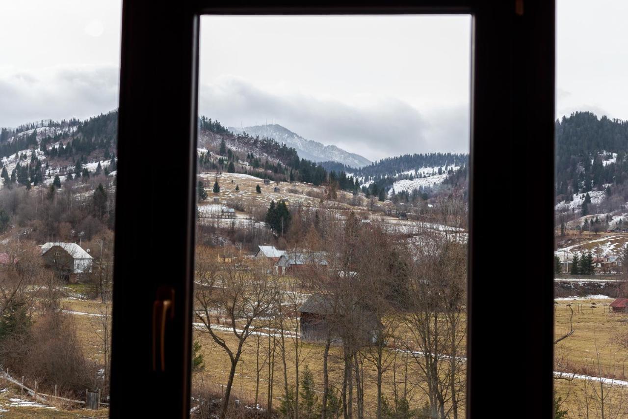 Gradina Mariajelor Hotel Câmpulung Moldovenesc エクステリア 写真