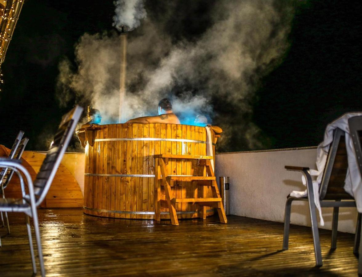 Gradina Mariajelor Hotel Câmpulung Moldovenesc エクステリア 写真