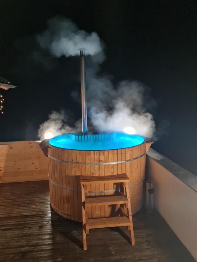 Gradina Mariajelor Hotel Câmpulung Moldovenesc エクステリア 写真