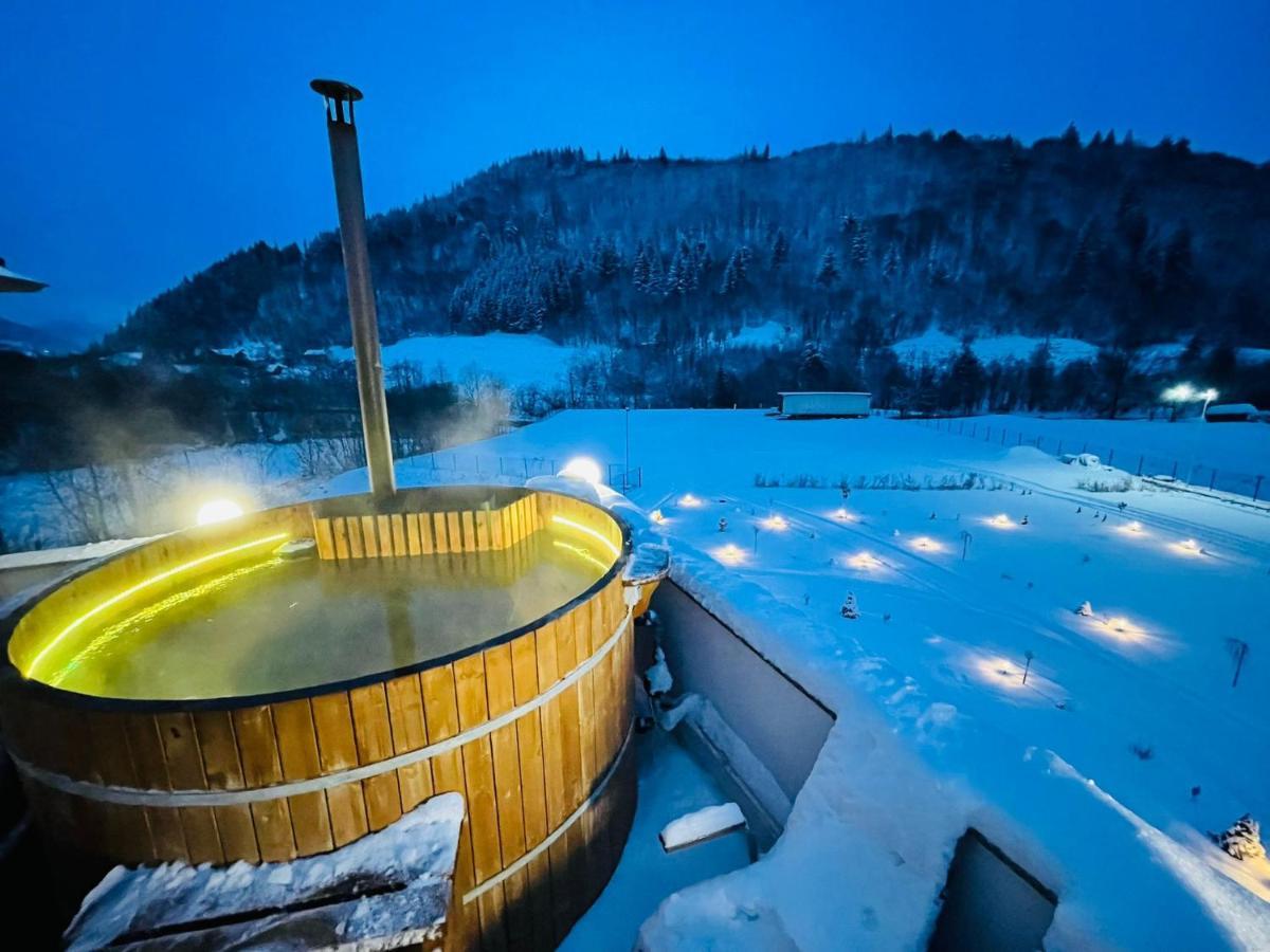 Gradina Mariajelor Hotel Câmpulung Moldovenesc エクステリア 写真